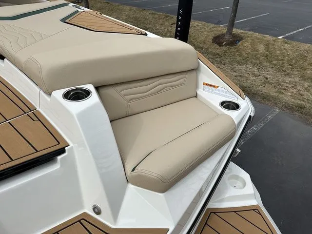 Slide: The Image of Nautique Super Air Nautique G23 2025 - 17