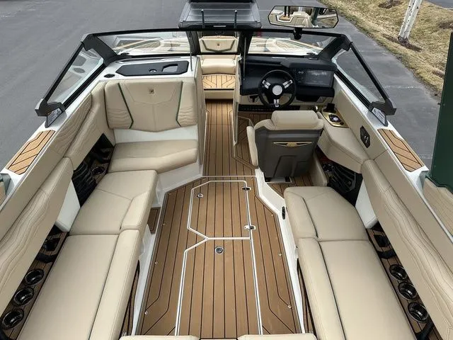 Slide: The Image of Nautique Super Air Nautique G23 2025 - 18