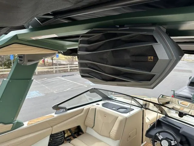 Slide: The Image of Nautique Super Air Nautique G23 2025 - 27