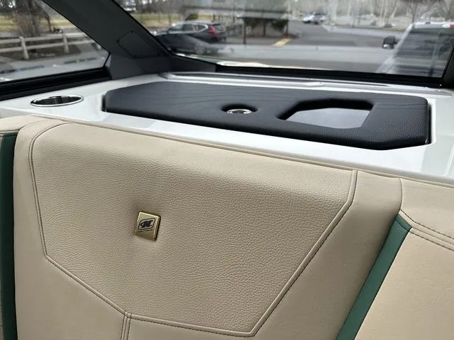 Slide: The Image of Nautique Super Air Nautique G23 2025 - 29