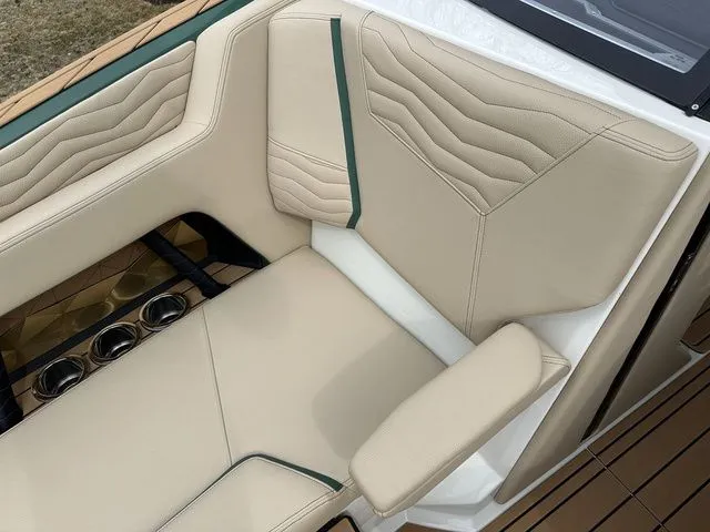 Slide: The Image of Nautique Super Air Nautique G23 2025 - 37