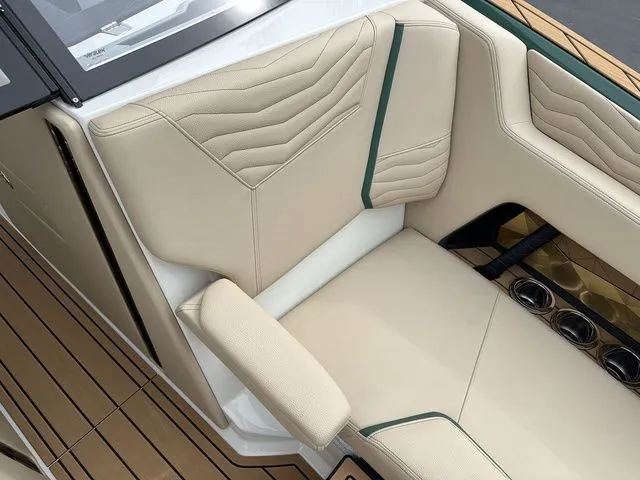 Slide: The Image of Nautique Super Air Nautique G23 2025 - 38