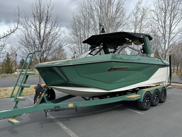 Slide: The Image of Nautique Super Air Nautique G23 2025 - 8