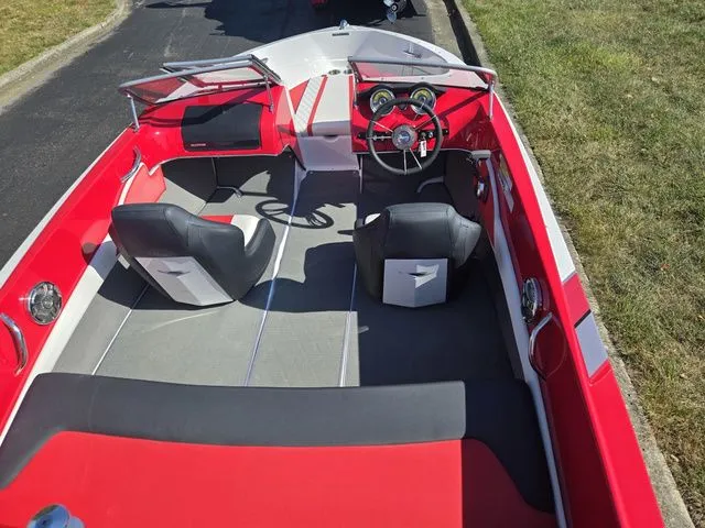 Slide: The Image of Glastron GTS 160 2015 - 11