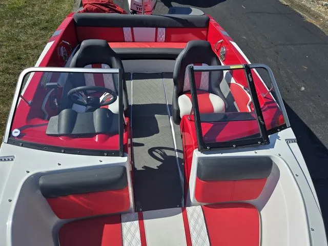 Slide: The Image of Glastron GTS 160 2015 - 19