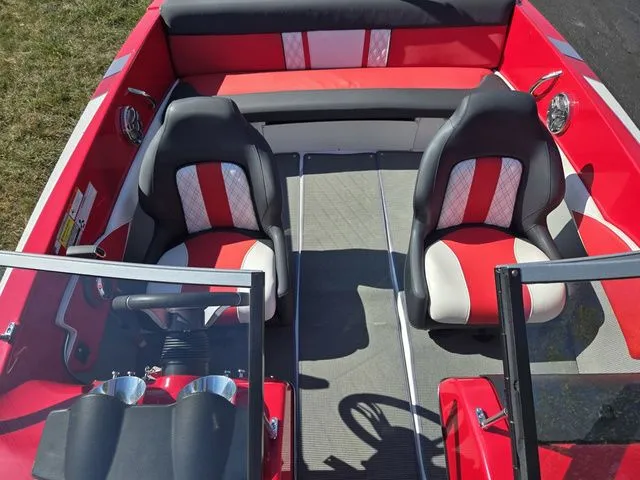 Slide: The Image of Glastron GTS 160 2015 - 20