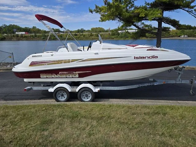 Slide: The Image of Sea-Doo Islandia 2004 - 10