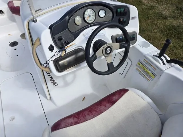 Slide: The Image of Sea-Doo Islandia 2004 - 12