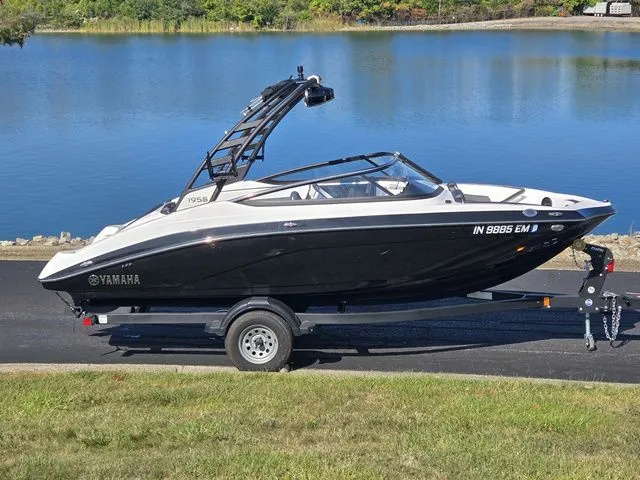 The Image of Yamaha 195S 2024 - undefined