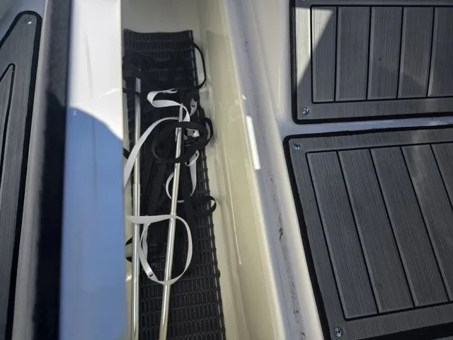 Slide: The Image of Yamaha 195S 2024 - 14