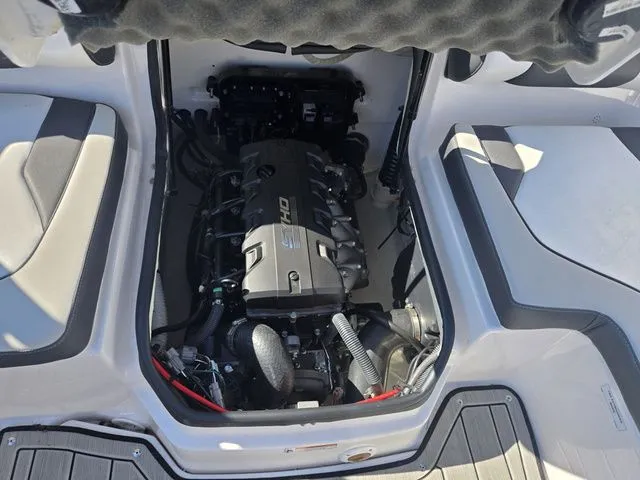 Slide: The Image of Yamaha 195S 2024 - 24