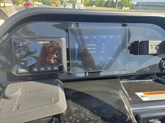 Slide: The Image of Yamaha 195S 2024 - 27