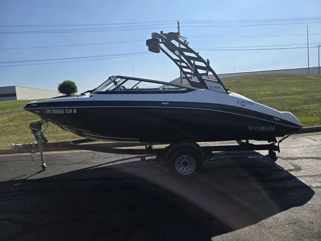 Slide: The Image of Yamaha 195S 2024 - 5