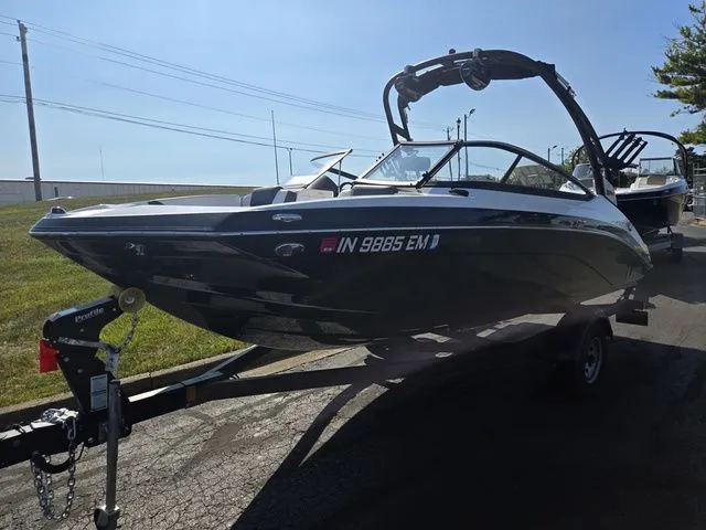 Slide: The Image of Yamaha 195S 2024 - 6