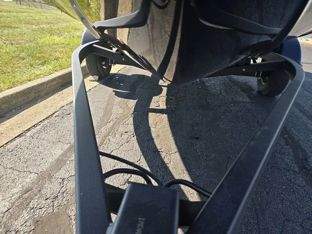 Slide: The Image of Yamaha 195S 2024 - 8