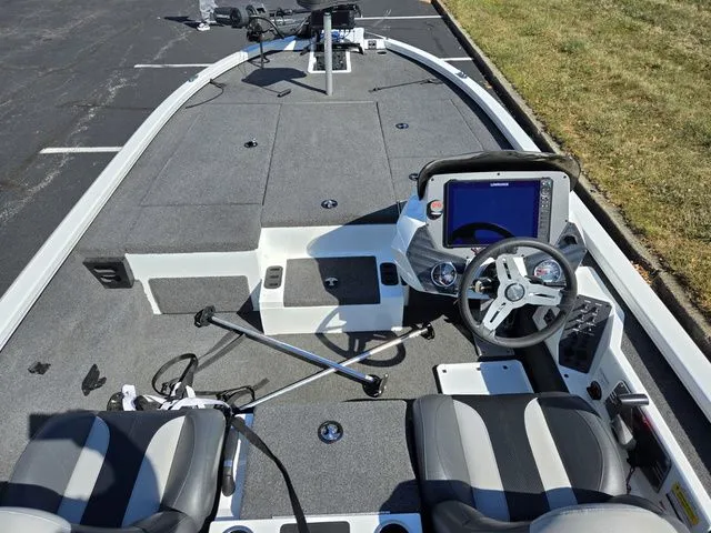 Slide: The Image of Vexus AVX1980 2024 - 12