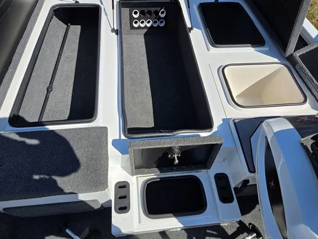 Slide: The Image of Vexus AVX1980 2024 - 16