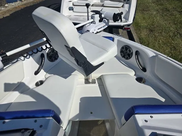 Slide: The Image of Monterey 196MFS 2016 - 18