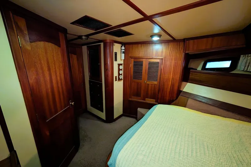 Slide: The Image of Master Stateroom to Starboard - 12