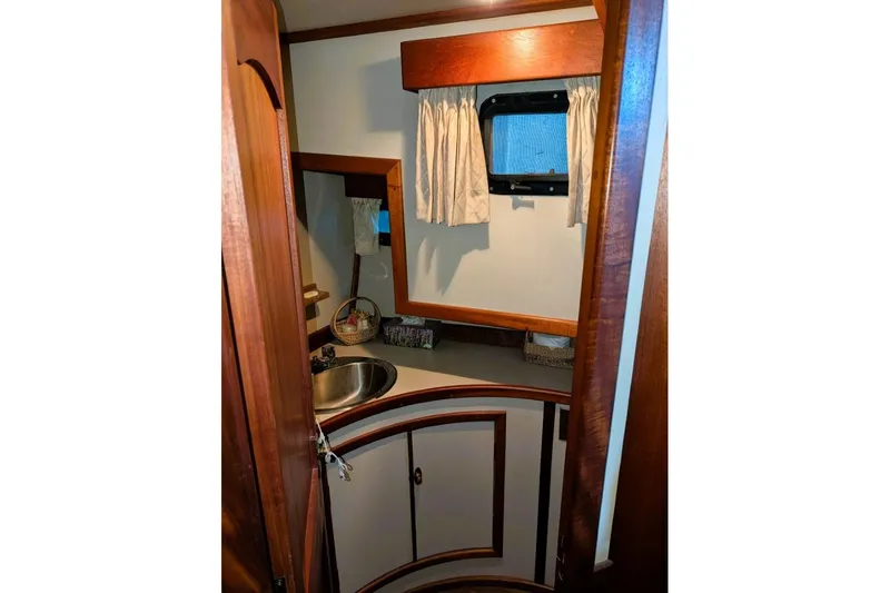 Slide: The Image of Guest Head with Stall Shower - 19