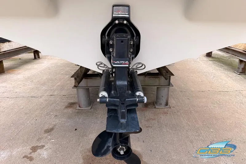 Slide: The Image of 1998 Monterey 236 Montura boat stern with MerCruiser Alpha One outdrive. - 20