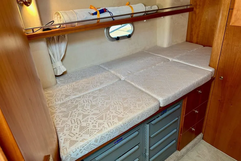 Slide: The Image of Elling E3 - Crews Quarters - 8