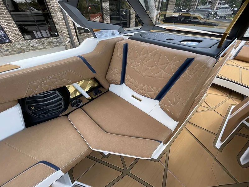 Slide: The Image of Nautique Super Air Nautique G25 Paragon 2026 - 15