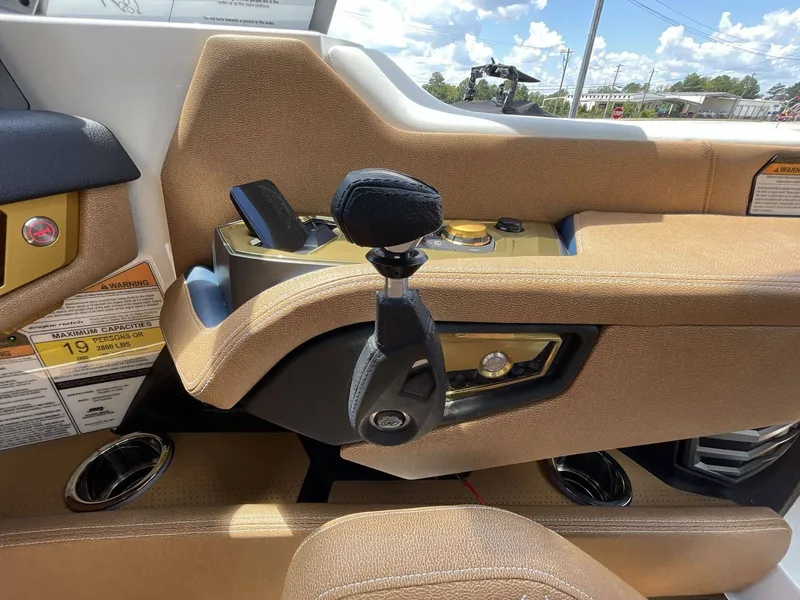 Slide: The Image of Nautique Super Air Nautique G25 Paragon 2026 - 21