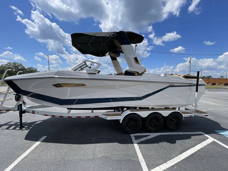 Slide: The Image of Nautique Super Air Nautique G25 Paragon 2026 - 3