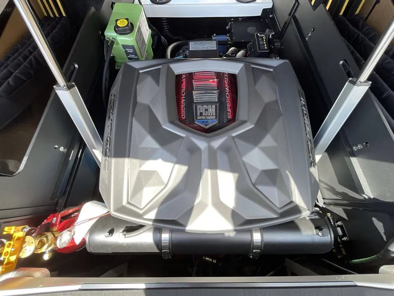 Slide: The Image of Nautique Super Air Nautique G25 Paragon 2026 - 31