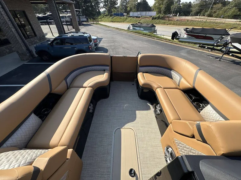 Slide: The Image of Crest Caribbean 230 SLC 2026 - 21