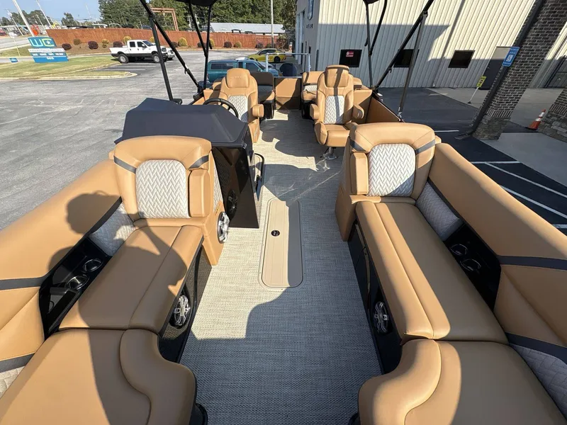 Slide: The Image of Crest Caribbean 230 SLC 2026 - 28