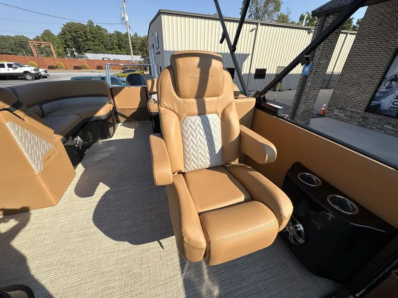 Slide: The Image of Crest Caribbean 230 SLC 2026 - 4