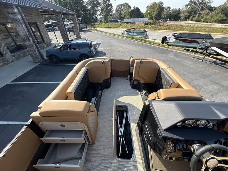 Slide: The Image of Crest Caribbean 230 SLC 2026 - 5