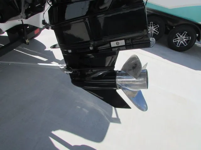 Slide: The Image of Tahoe 200 FS 2022 - 12