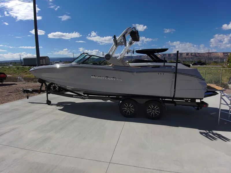 Slide: The Image of MasterCraft 24 NXT 2026 - 12