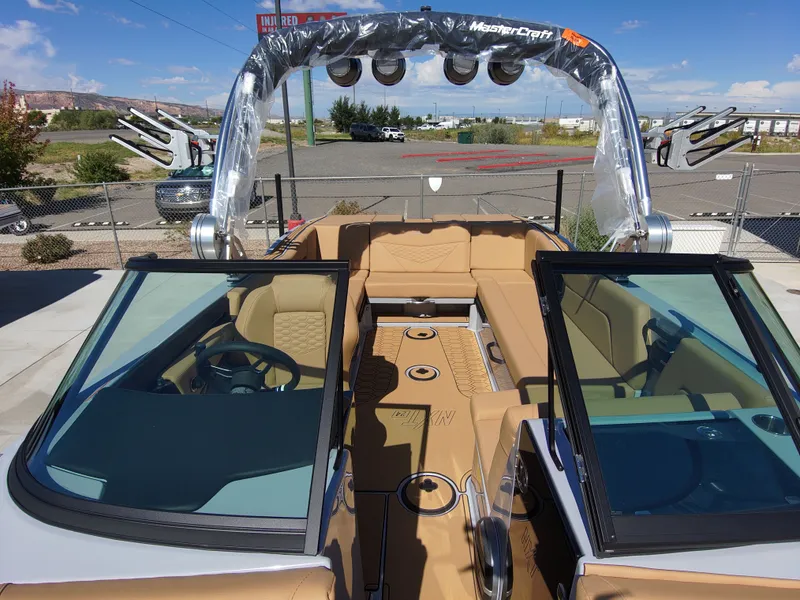 Slide: The Image of MasterCraft 24 NXT 2026 - 14