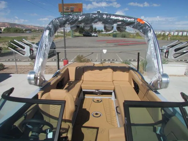 Slide: The Image of MasterCraft 24 NXT 2026 - 17