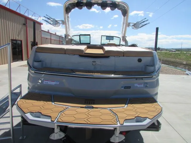 Slide: The Image of MasterCraft 24 NXT 2026 - 18