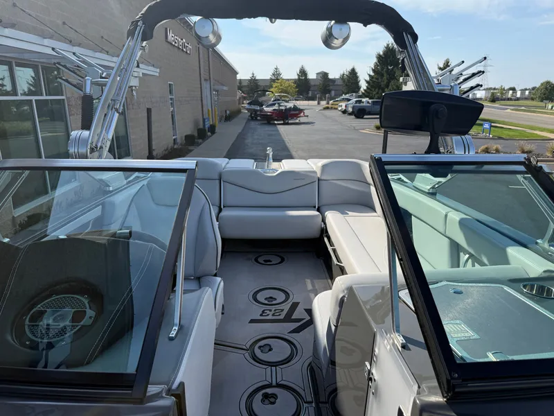 Slide: The Image of MasterCraft XT23 2020 - 21