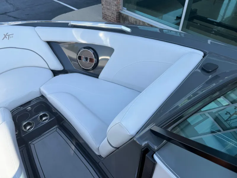 Slide: The Image of MasterCraft XT23 2020 - 25