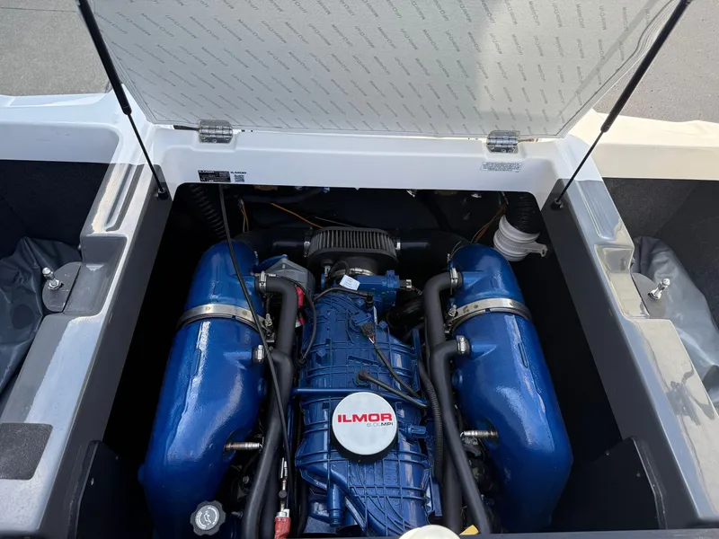 Slide: The Image of MasterCraft XT23 2020 - 26