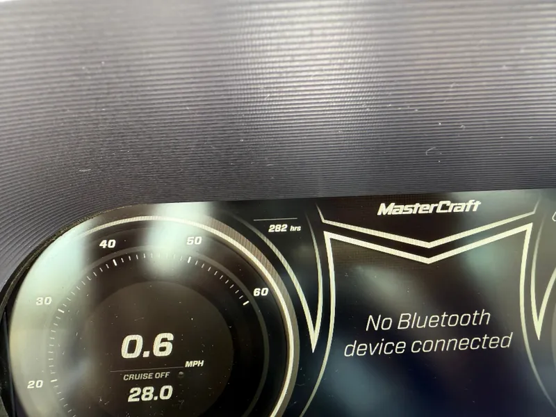 Slide: The Image of MasterCraft XT23 2020 - 27