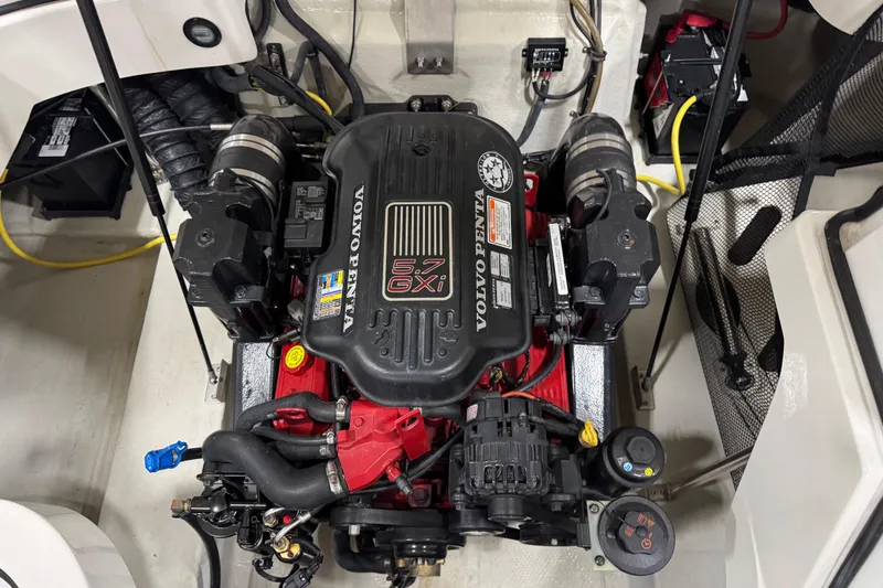 Slide: The Image of 2008 Cobalt 232 boat engine, Volvo Penta 5.7 GXI, detailed view. - 11