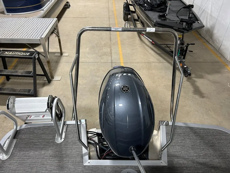 Slide: The Image of Bennington 23SXL 2024 - 19