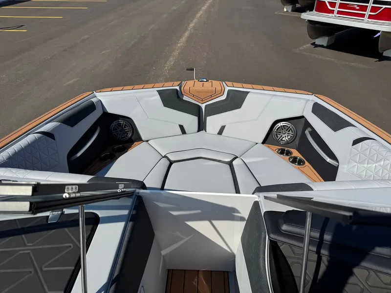 Slide: The Image of Nautique Super Air Nautique GS20 2026 - 11