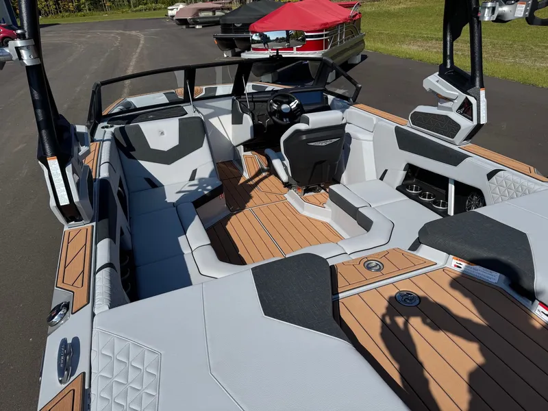 Slide: The Image of Nautique Super Air Nautique GS20 2026 - 16