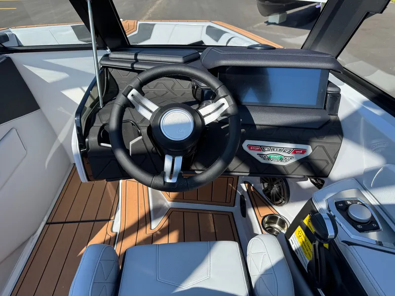 Slide: The Image of Nautique Super Air Nautique GS20 2026 - 17