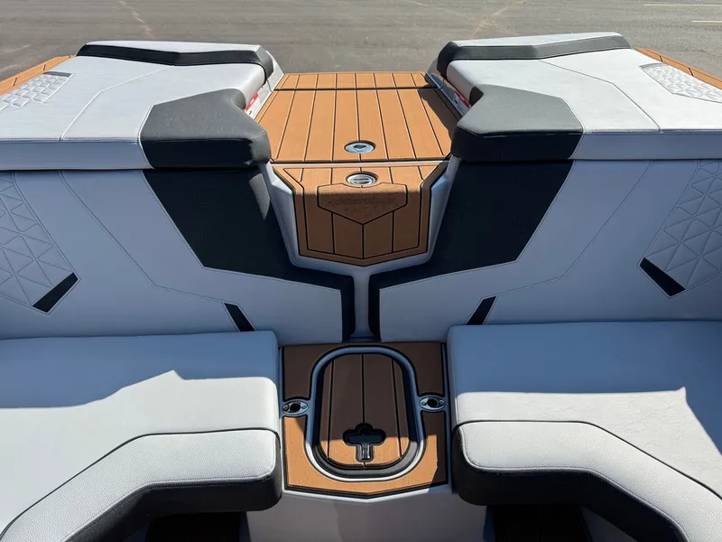 Slide: The Image of Nautique Super Air Nautique GS20 2026 - 28