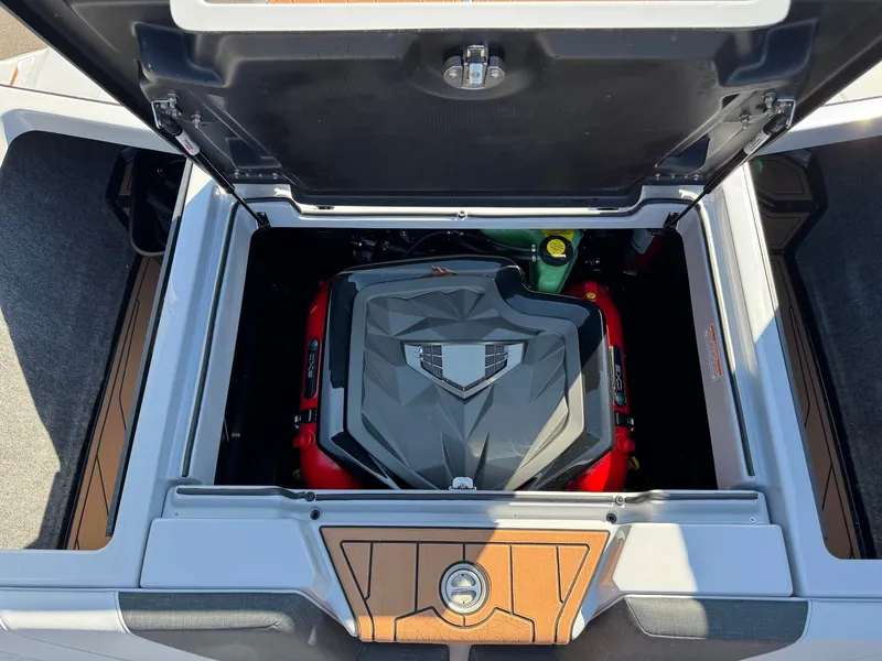 Slide: The Image of Nautique Super Air Nautique GS20 2026 - 32